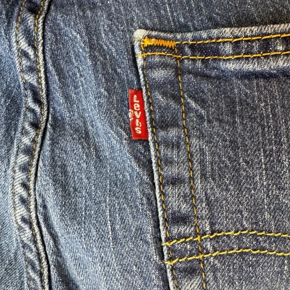 Levi's 505 Jeans / Men's Size 32x32 / Medium Wash / SKU‎ 0191